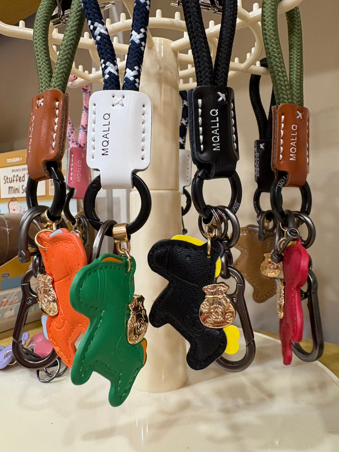 好宅選品 🏠 2026 馬上有錢 手工牛皮汽車 鑰匙扣 掛件 皮革掛飾 新年裝飾