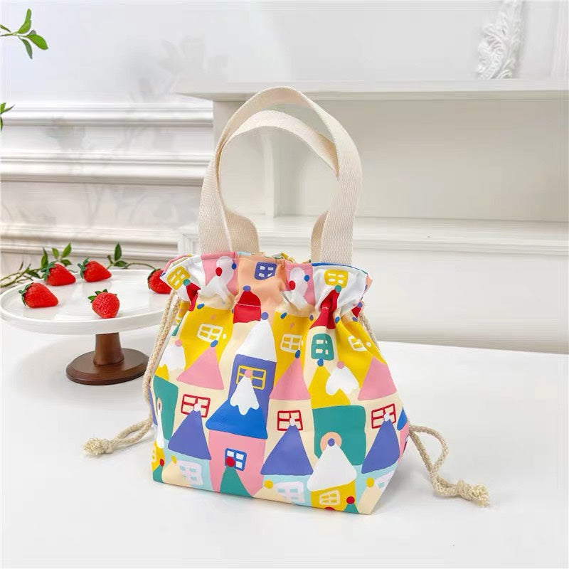 好宅現貨 🏠 日式花布 抽繩縮口包 內襯防水防油 便當包 大容量手提袋 保溫保鮮袋 學生便當包 提袋 小包