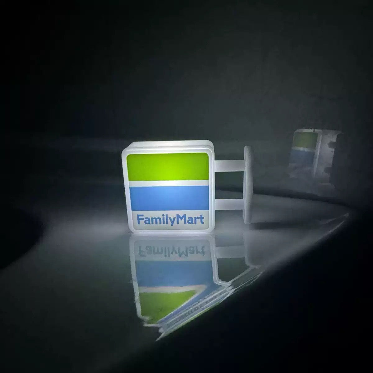 好宅選品 🏠 迷你招牌冰箱貼 發光招牌 星巴克 全家 JR 羅森 視力檢查表 迷你燈箱 玩具 模型