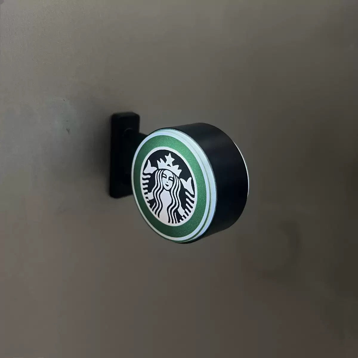 好宅選品 🏠 迷你招牌冰箱貼 發光招牌 星巴克 全家 JR 羅森 視力檢查表 迷你燈箱 玩具 模型