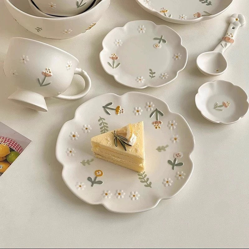 好宅選品 🏠 法式浮雕小雛菊 陶瓷碗 餐具 碗公 餐碗 飯碗 器皿 餐盤 8吋盤 陶瓷盤 魚盤