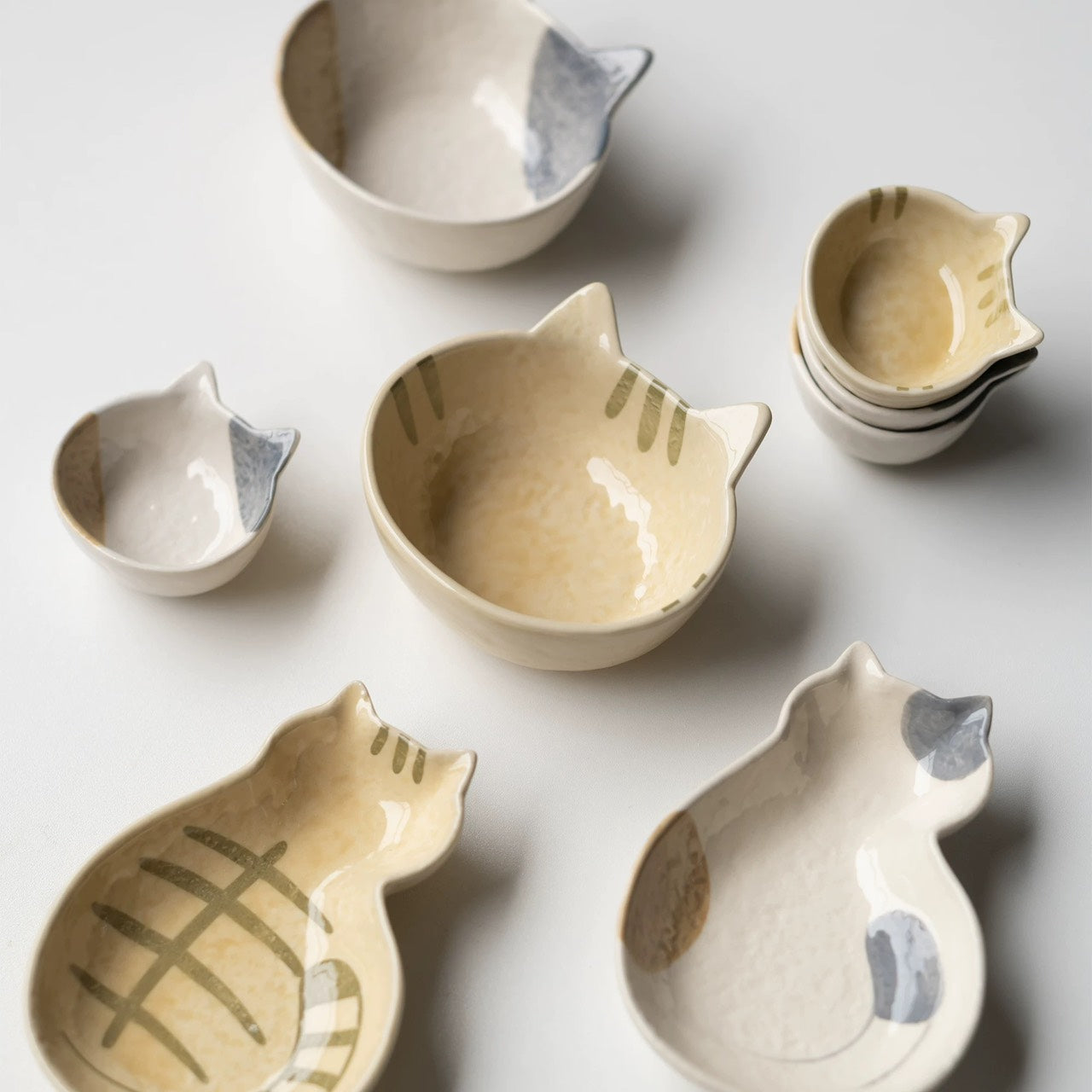 好宅選品 🏠 捲毛狗狗 日式小貓 調味料碟 沾料碟 調味碟 醬油醋碟 陶瓷 釉下彩碟子 點心盤