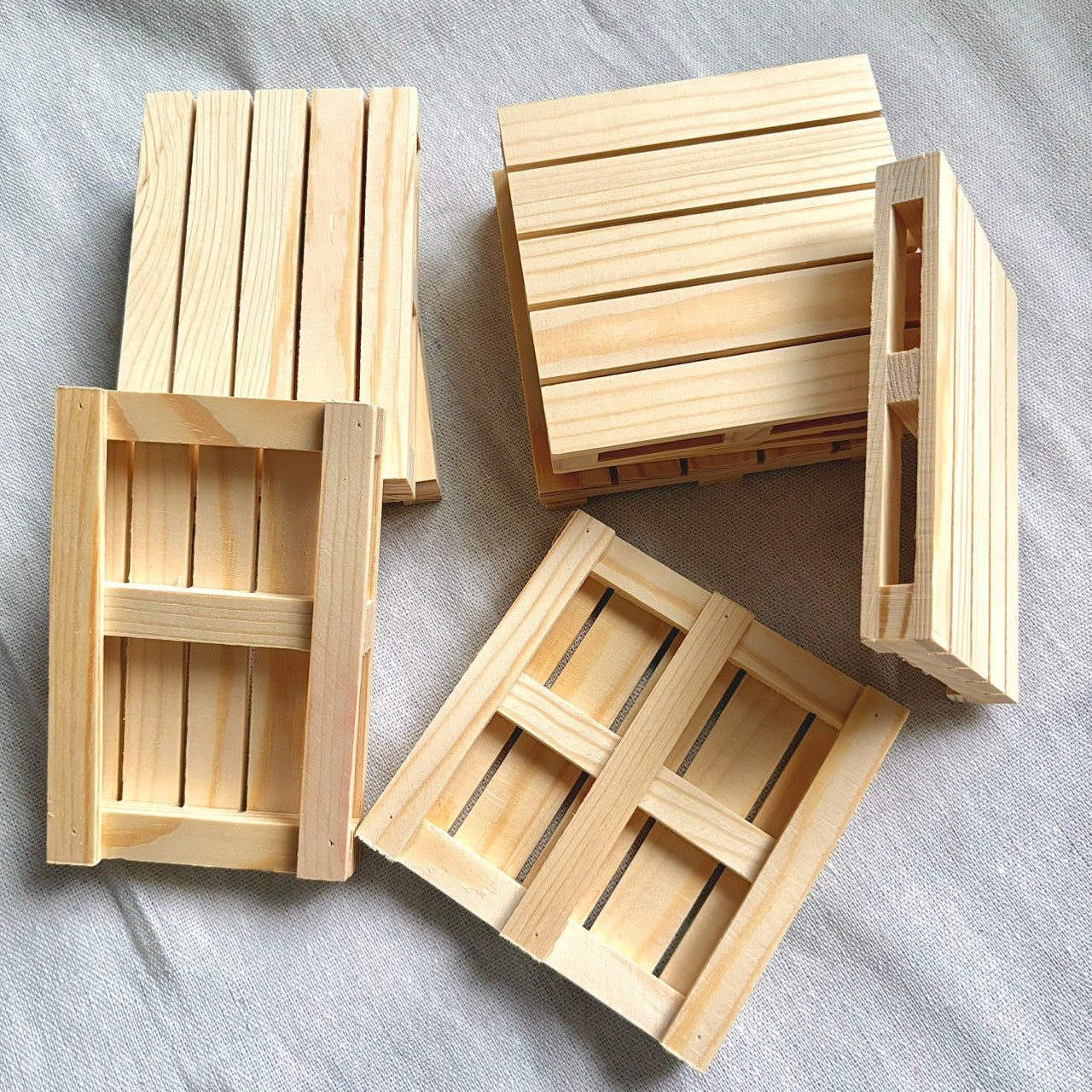 好宅現貨 🏠 迷你棧板杯墊 DIY 小木托 隔熱墊 擺拍道具 木質棧板 小架板 展示木架 手機支架 微縮場景道具