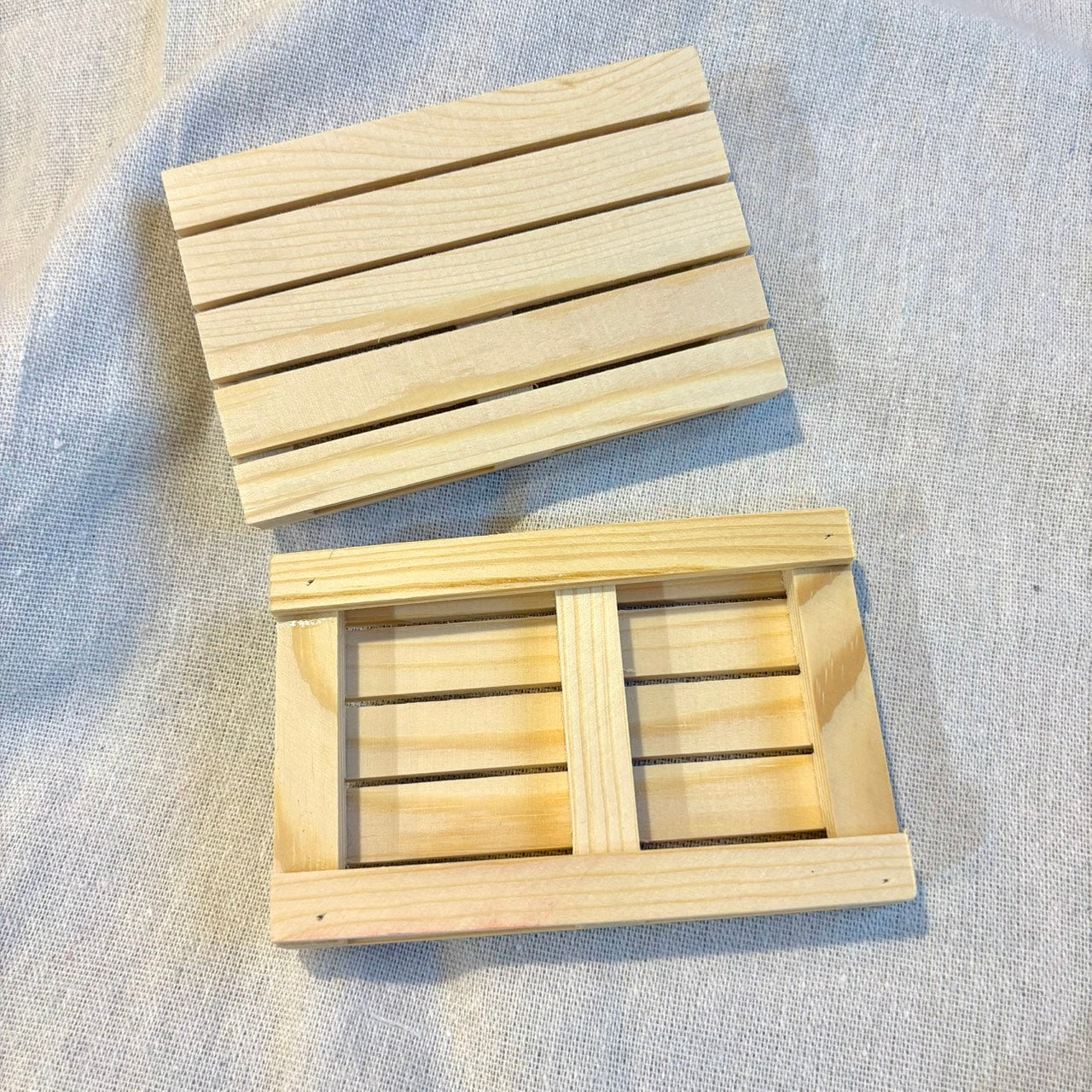 好宅現貨 🏠 迷你棧板杯墊 DIY 小木托 隔熱墊 擺拍道具 木質棧板 小架板 展示木架 手機支架 微縮場景道具