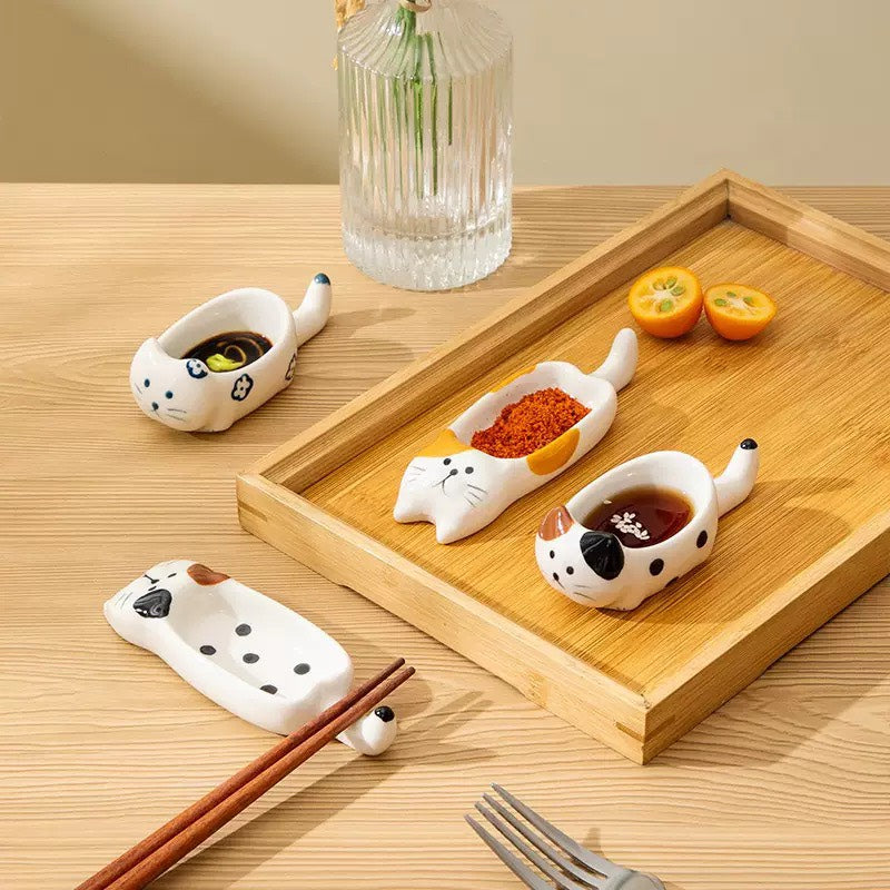 好宅現貨 🏠 貓咪趴姿造型 醬料罐 調味碟 醬油碟 小碟 陶瓷碟 碟子 調味料碟 沾料碟 釉下彩碟子