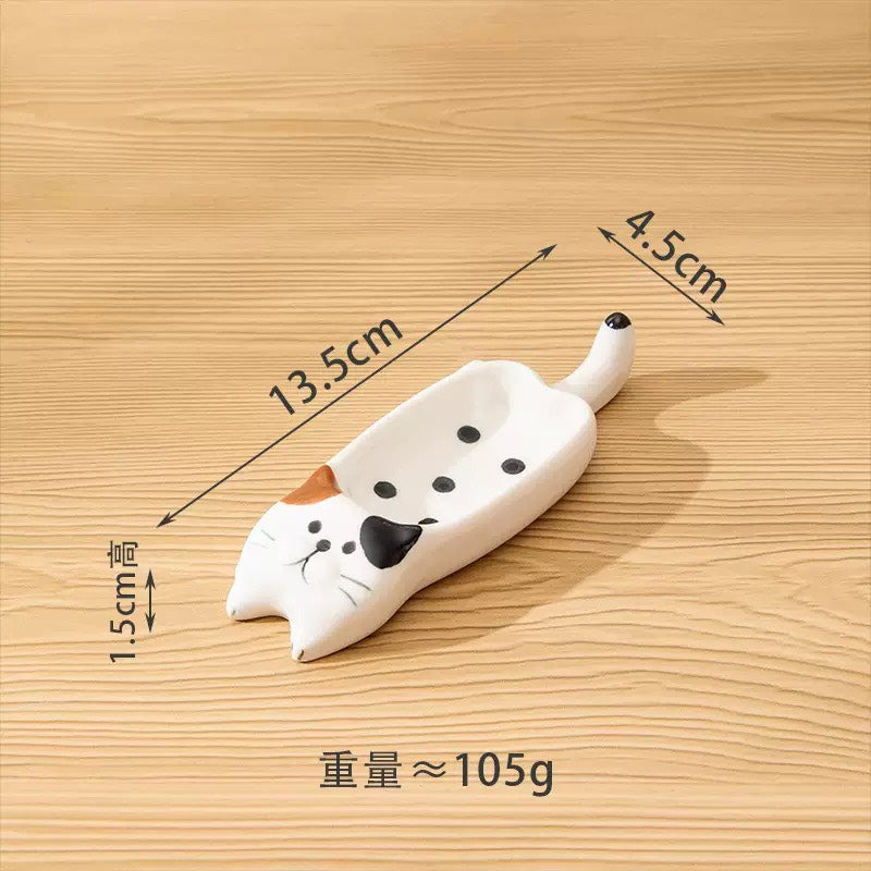 好宅現貨 🏠 貓咪趴姿造型 醬料罐 調味碟 醬油碟 小碟 陶瓷碟 碟子 調味料碟 沾料碟 釉下彩碟子