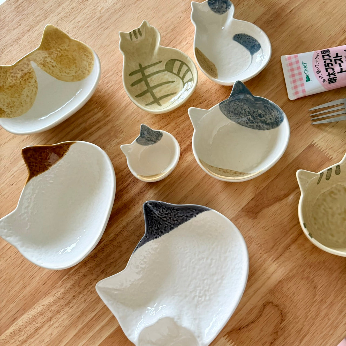 好宅現貨 ⚡ 日式小貓 調味料碟 沾料碟 調味碟 醬油醋碟 陶瓷盤 釉下彩碟子 點心盤 醬料碟 碗 貓咪 小碟
