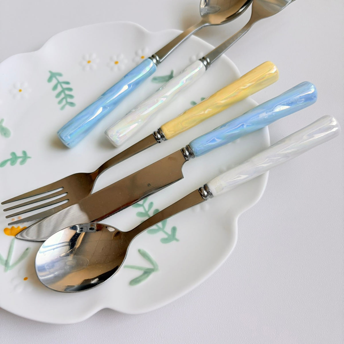 現貨秒發 ⚡ 珠光手柄餐具 不鏽鋼餐具 陶瓷刀 叉 勺 湯匙 叉子 餐刀 簡約風 西餐餐具 牛排刀