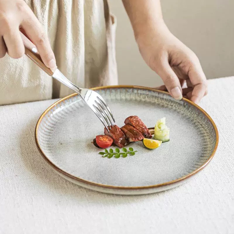 好宅選品 🏠 浮紋雕刻 陶瓷淺盤 餐盤 餐具 家用復古有個性 托盤 陶瓷盤