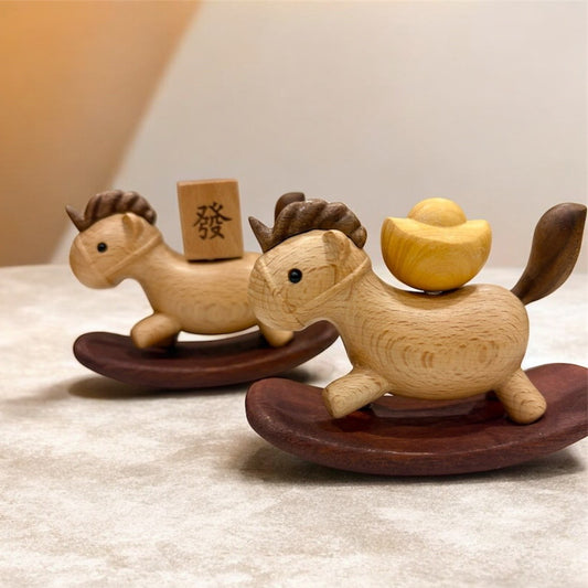 好宅選品 🏠 馬上發財 馬上有錢 櫸木搖搖木馬 掛件木雕小馬 擺飾 木藝裝飾品 馬年禮物 馬年擺飾
