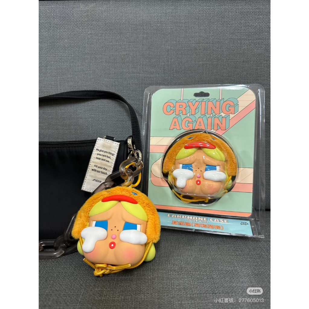 快速預購🔥 哭娃 甜在一起 毛絨搪膠掛件 耳機包 燈芯絨單肩包 漂浮 泡泡瑪特 公仔 CRY BABY 吊卡 哭哭熊