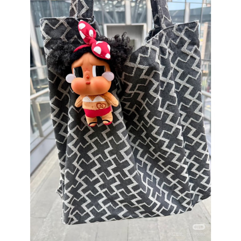 快速預購🔥 哭娃 假日信號 Vacation mode on 戀夏一族 毛絨搪膠掛件 泡泡瑪特 公仔 CRY BABY